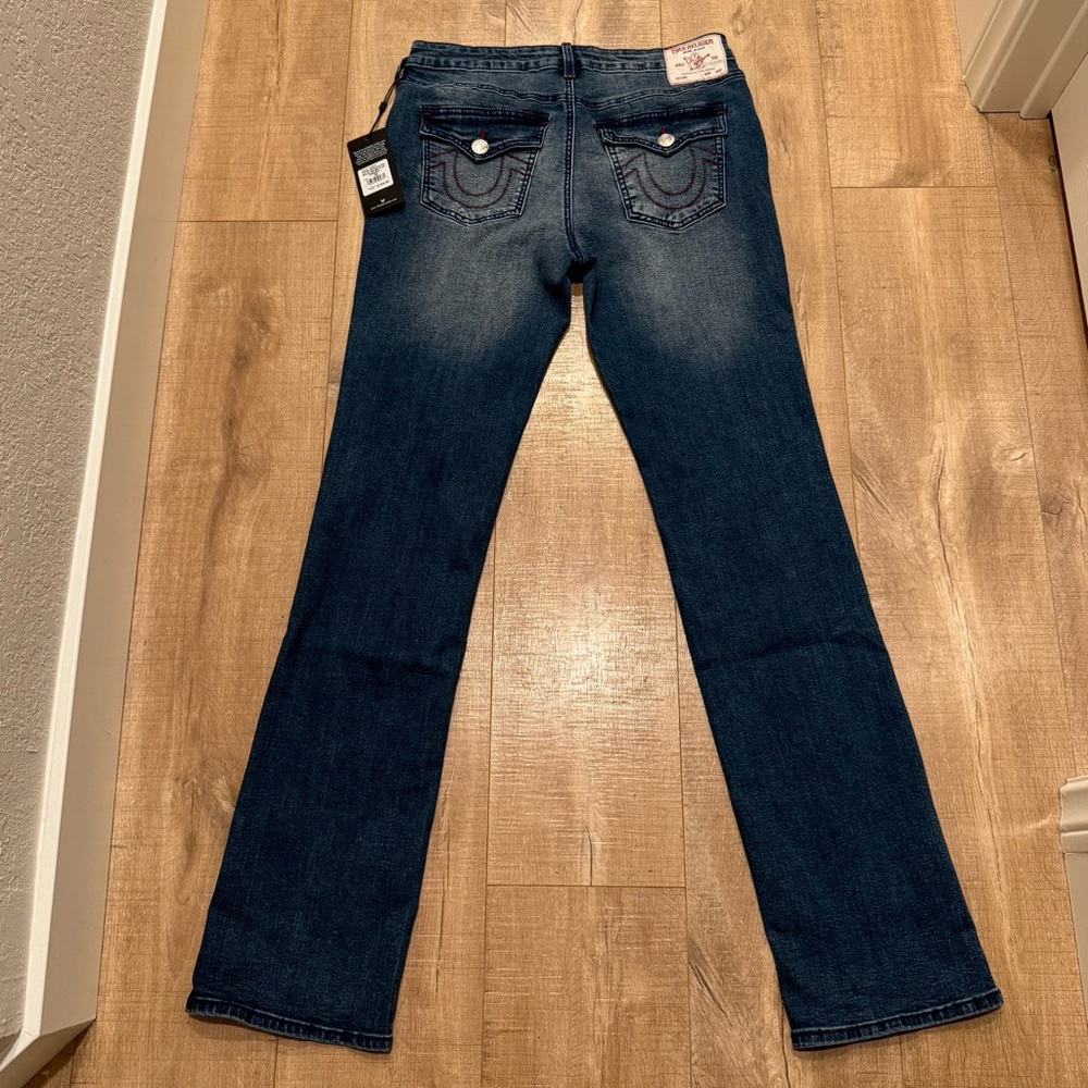 NWT True Religion “Billie” Mid Rise Straight Leg Medium Wash Blue Jeans Size 29